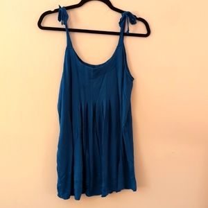 Cable & Gauge Blue Top, size M